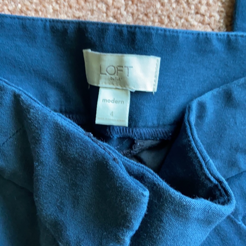 Loft modern fit capris pants size 4 - Picture 3 of 3